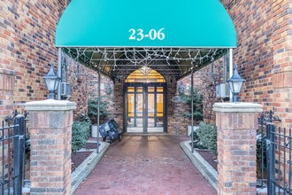 23-06 21st St in Long Island City, NY - Building Photo - Building Photo