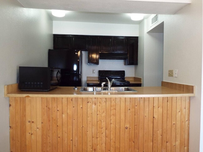 1688 W Village Way in Tempe, AZ - Building Photo - Building Photo