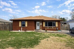 1711 Kurz Way in Louisville, KY - Building Photo
