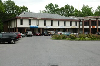 Crescent Commons in Clifton Park, NY - Building Photo - Building Photo