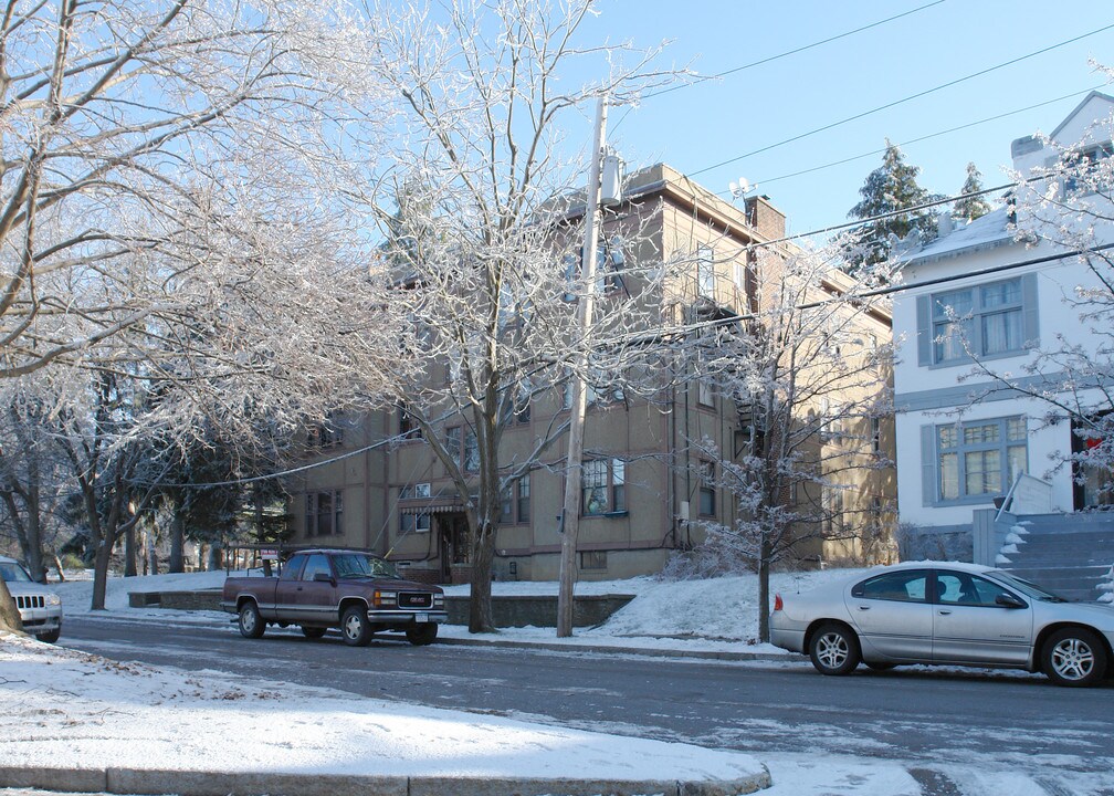 1086 University Pl in Schenectady, NY - Building Photo