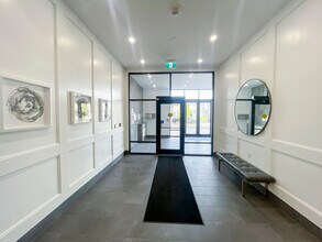 260 Villagewalk Blvd in London, ON - Building Photo - Building Photo