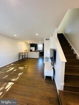 137 W Reed Ave in Alexandria, VA - Building Photo