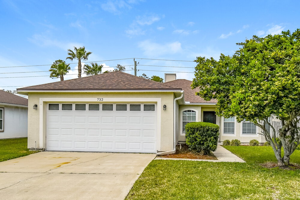732 Lake Geneva Dr in St. Augustine, FL - Building Photo