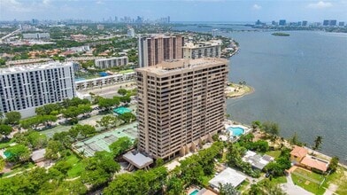 11113 Biscayne Blvd, Unit 1554 in Miami, FL - Foto de edificio - Building Photo