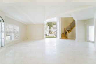 1981 S Oak Haven Cir in Miami, FL - Building Photo - Building Photo