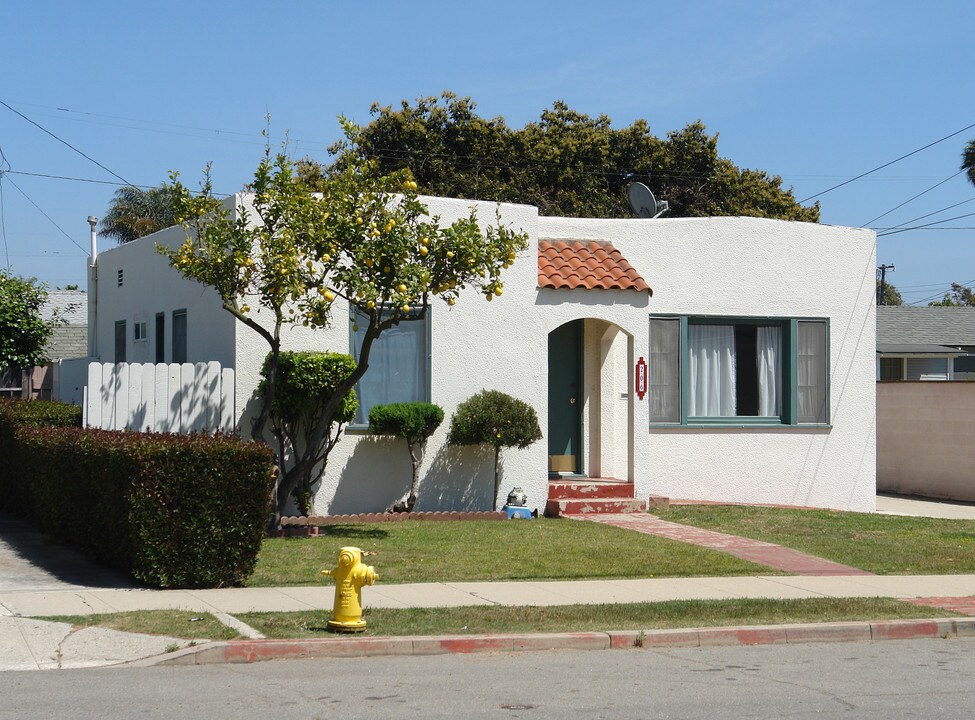 206 S Pacific Ave in Ventura, CA - Foto de edificio