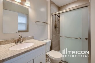 2 Bernard Ct in Buffalo Grove, IL - Building Photo - Building Photo