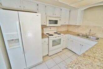 3781 Cedar Ridge Dr in Norman, OK - Building Photo - Building Photo