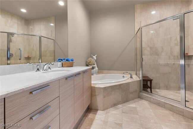 property at 4761 W Bay Blvd