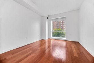 2130 7th Ave-Unit -3D in New York, NY - Building Photo - Building Photo