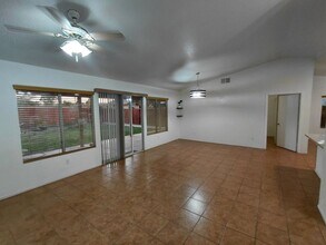 936 Alameda St in Calexico, CA - Foto de edificio - Building Photo