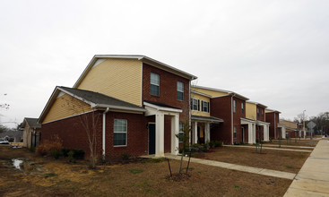 Pinehurst Park in Jackson, MS - Building Photo - Building Photo