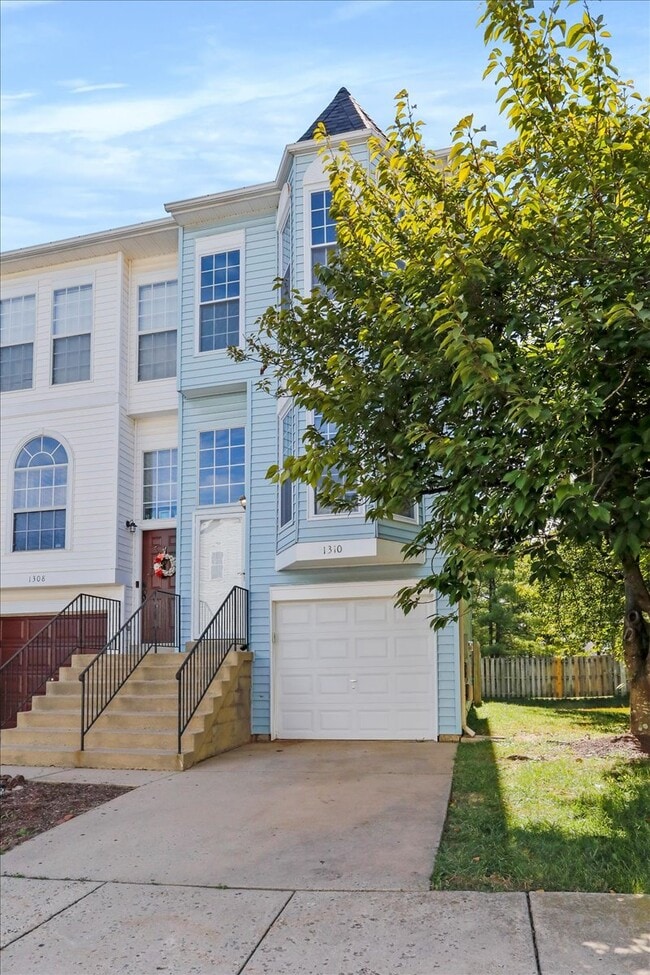 property at 1310 Hampshire Dr