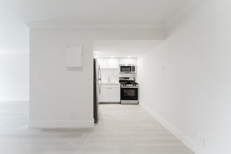 Deerfield East in Deerfield Beach, FL - Building Photo - Building Photo