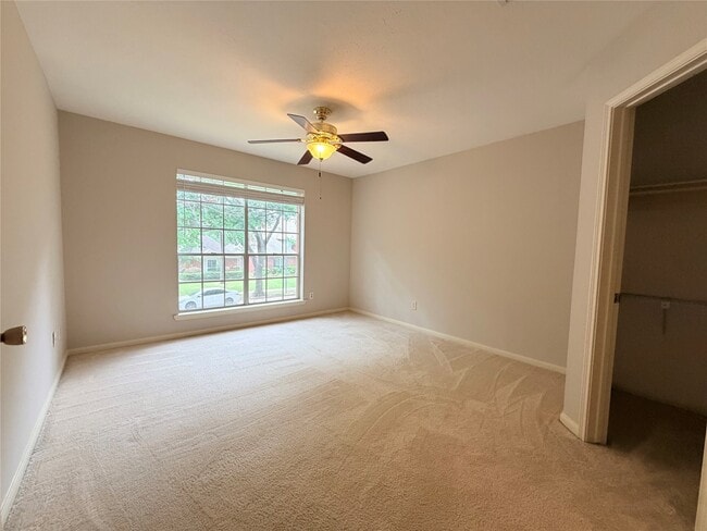 property at 3306 Vista Lake Dr