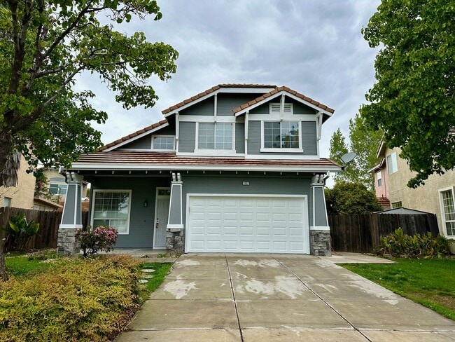 property at 1527 Promenade Cir