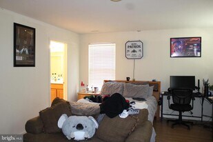 107 Ellis St in Glassboro, NJ - Building Photo