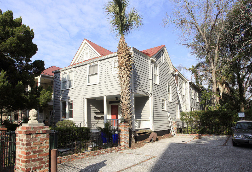 16 Bee St in Charleston, SC - Building Photo