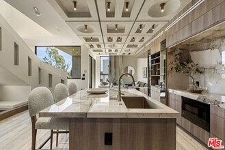 1021 N Ogden Dr in West Hollywood, CA - Foto de edificio - Building Photo