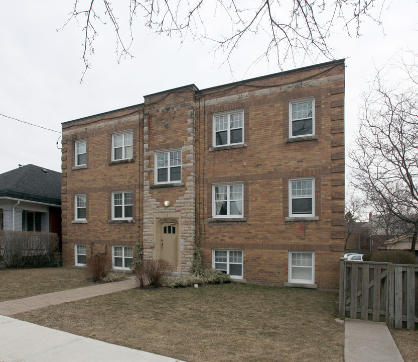 1 8th St in Toronto, ON - Building Photo