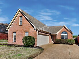 1374 Siskin Dr in Cordova, TN - Building Photo