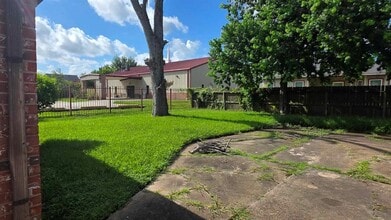 4532 Briscoe St in Houston, TX - Building Photo - Building Photo