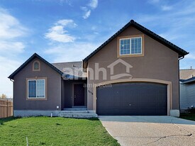 3672 Nairn Dr in Eagle Mountain, UT - Building Photo