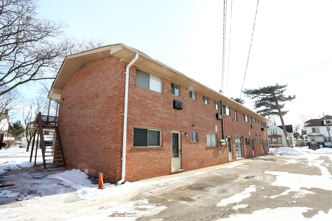 2444 2nd St in Wyandotte, MI - Foto de edificio - Building Photo