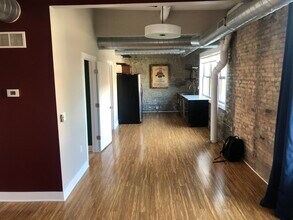 56 Monroe Center St NW, Unit 7 in Grand Rapids, MI - Building Photo - Building Photo