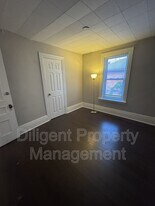 265 Sherbrooke St in Peterborough, ON - Building Photo