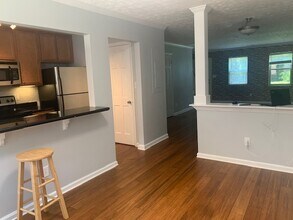 225 Winding River Dr in Sandy Springs, GA - Building Photo - Building Photo