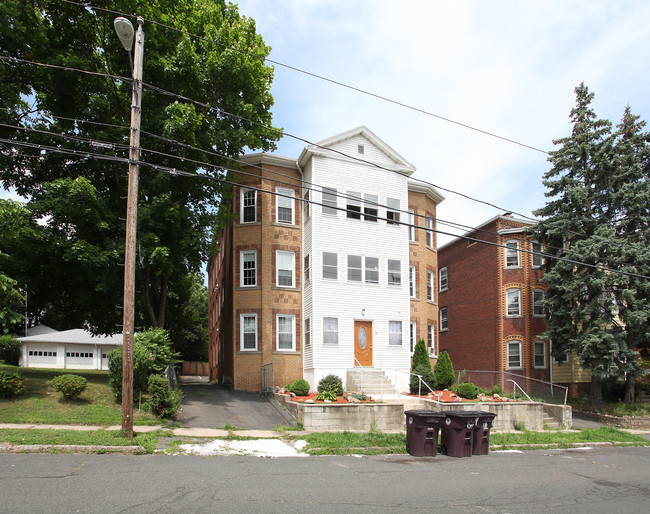 37 Lyman St in New Britain, CT - Building Photo - Building Photo