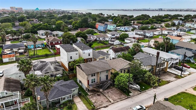 1817 Biovu Dr in Galveston, TX - Building Photo - Building Photo