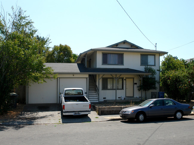 4436 Yukon Dr in Santa Rosa, CA - Foto de edificio - Building Photo