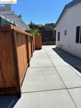 133 Greenmeadow Cir in Pittsburg, CA - Building Photo - Building Photo