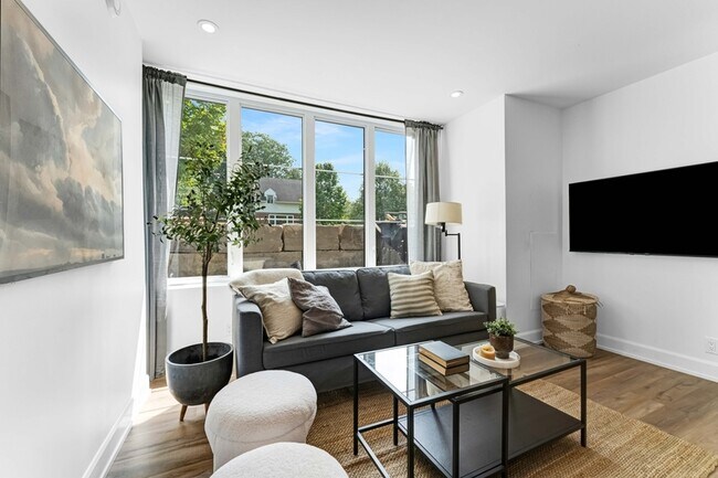 153 Sanford Ave in Ottawa, ON - Building Photo - Building Photo