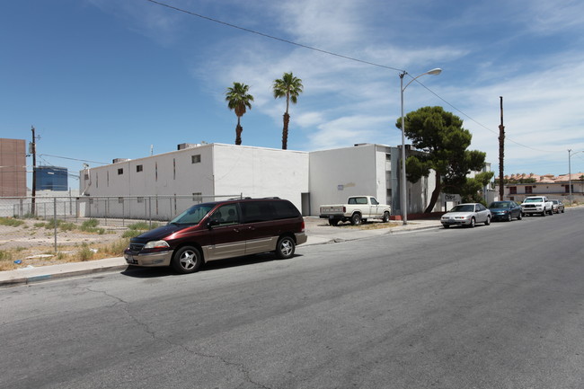 French Villa Apartments in Las Vegas, NV - Building Photo - Building Photo