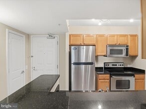 880 N Pollard St in Arlington, VA - Foto de edificio - Building Photo