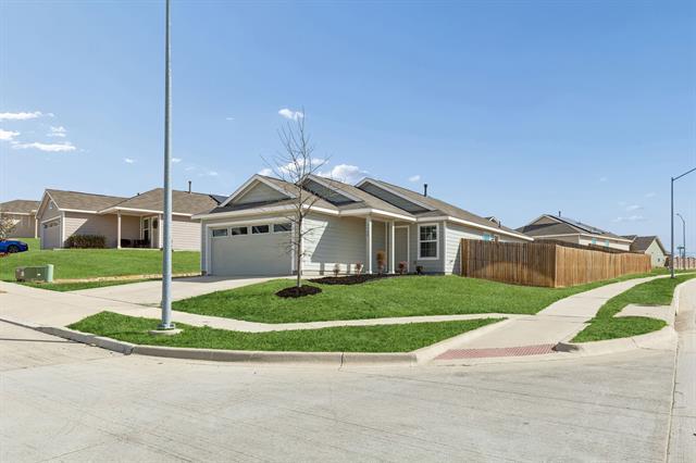 9700 Lafferty Ln in Fort Worth, TX - Building Photo