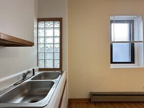 638 W Barry Ave in Chicago, IL - Building Photo - Building Photo
