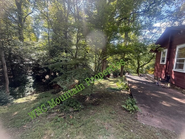 101 Hemphill Rd in Asheville, NC - Building Photo - Building Photo