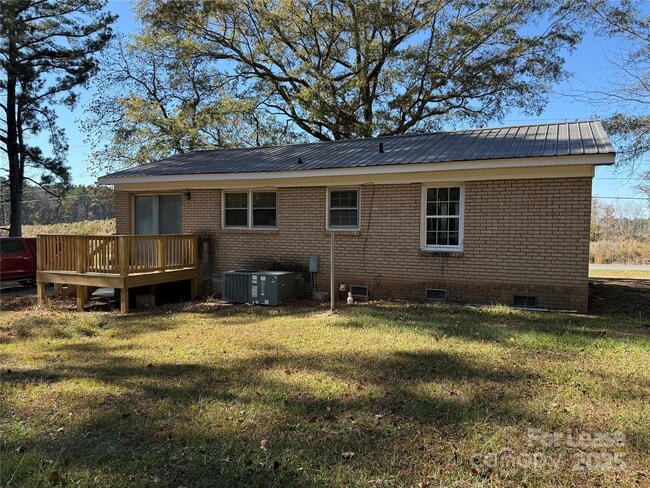 1552 Airport Rd in Wadesboro, NC - Building Photo - Building Photo