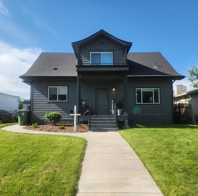 property at 1013 E Gordon Ave