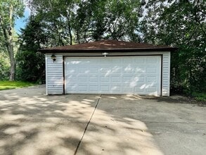 229 Malibu Dr in Bolingbrook, IL - Building Photo - Building Photo
