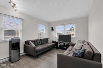 116 1st Ave in Manasquan, NJ - Building Photo - Building Photo