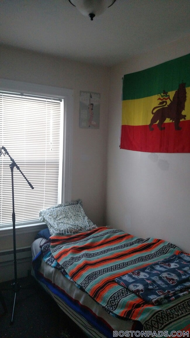 42 Hillside St in Boston, MA - Foto de edificio - Building Photo