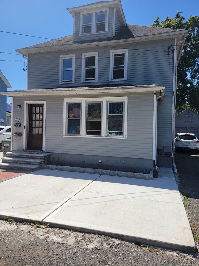 178 Spruce St in Manchester, CT - Building Photo - Building Photo