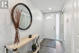 1755-1755 Rathburn Rd E in Mississauga, ON - Building Photo - Building Photo