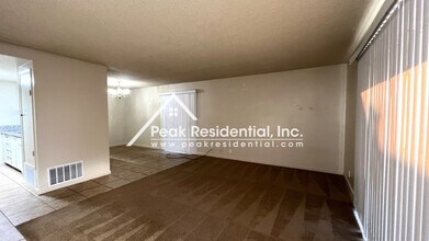 504 Roundtree Ct in Sacramento, CA - Building Photo - Building Photo